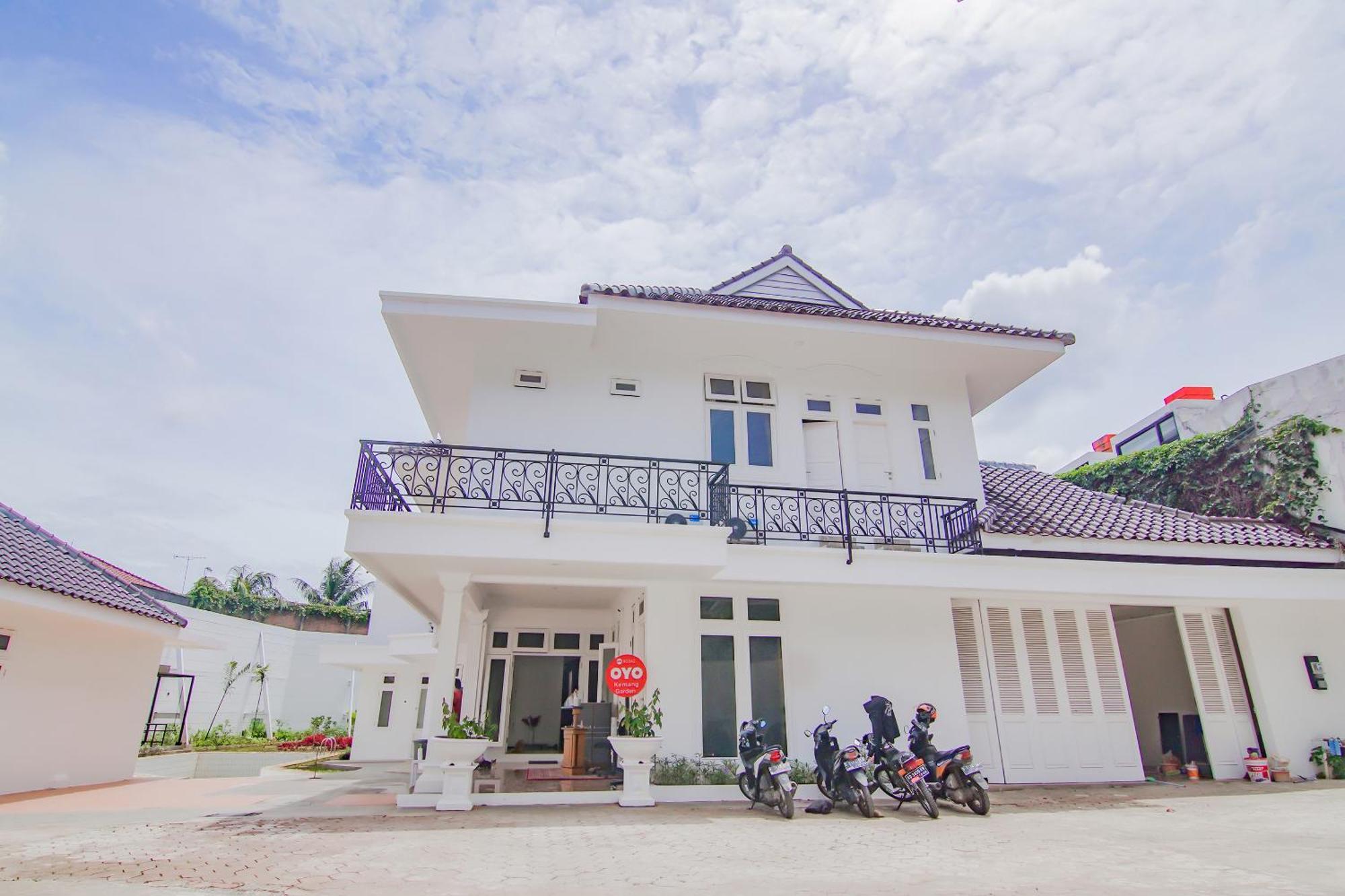 Super Oyo Capital O 90342 Kemang Garden Hotel Jakarta Eksteriør billede
